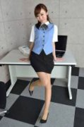 恋上办公室熟女